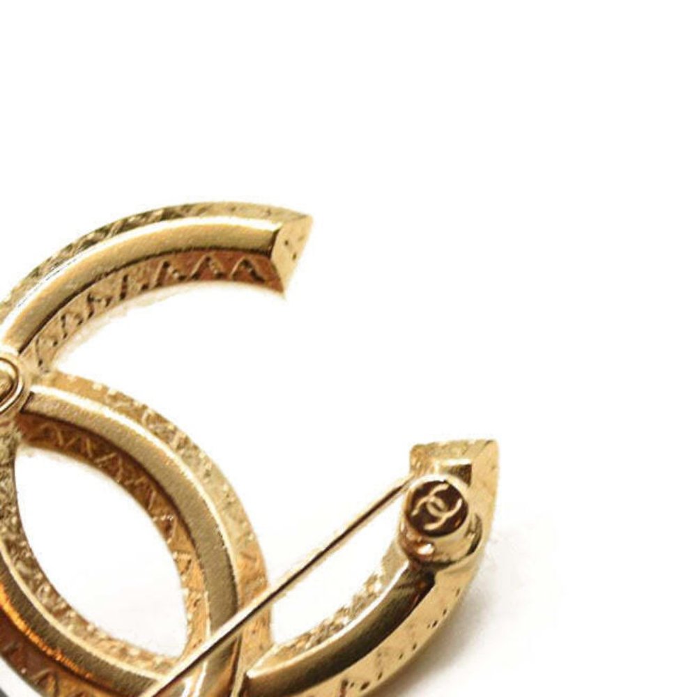 CHANEL Large Gold & Crystal CC Brooch - Picture 8 of 9